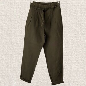 ABERCROMBIE High Waisted Straight Leg Pant